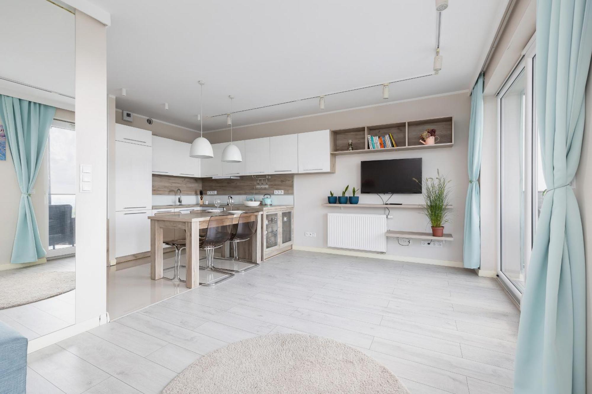 Apartment Studio Tysiaclecia Next To Park Slaski By Renters