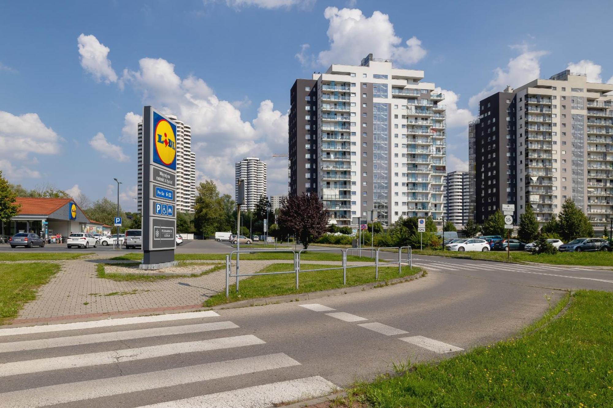 Studio Tysiaclecia Next To Park Slaski By Renters Apartment