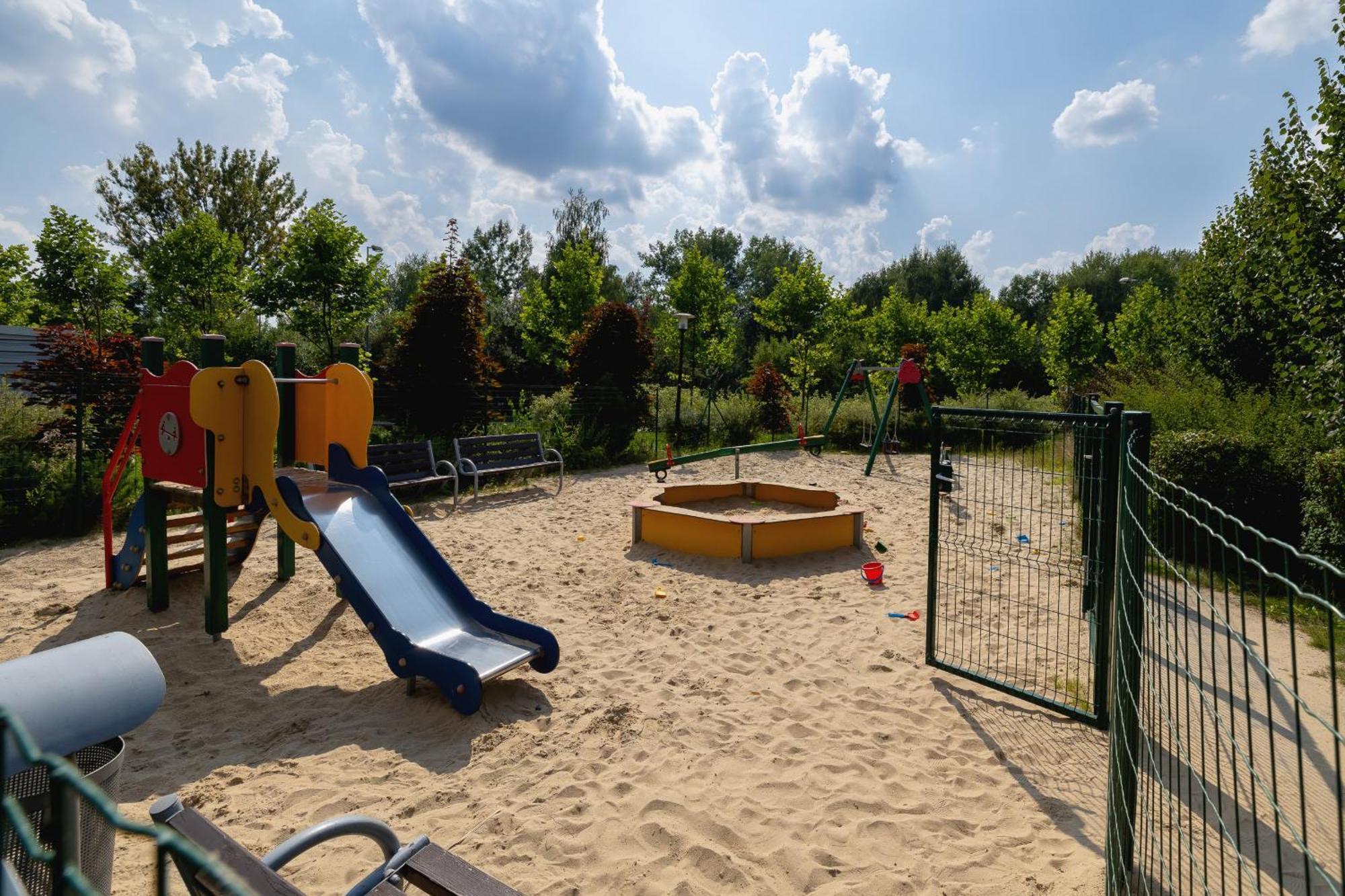 Apartment Studio Tysiaclecia Next To Park Slaski By Renters *